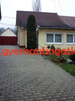 Eladó családi ház, Szekszárd 3200377