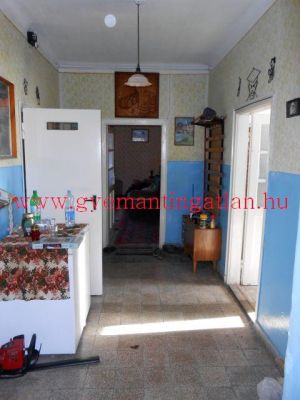 Szekszárd újvárosi részen 110 nm-es családi ház