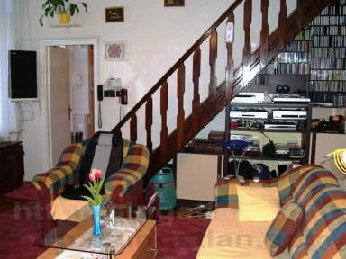 Újpest-központ közelében téglalakás eladó!