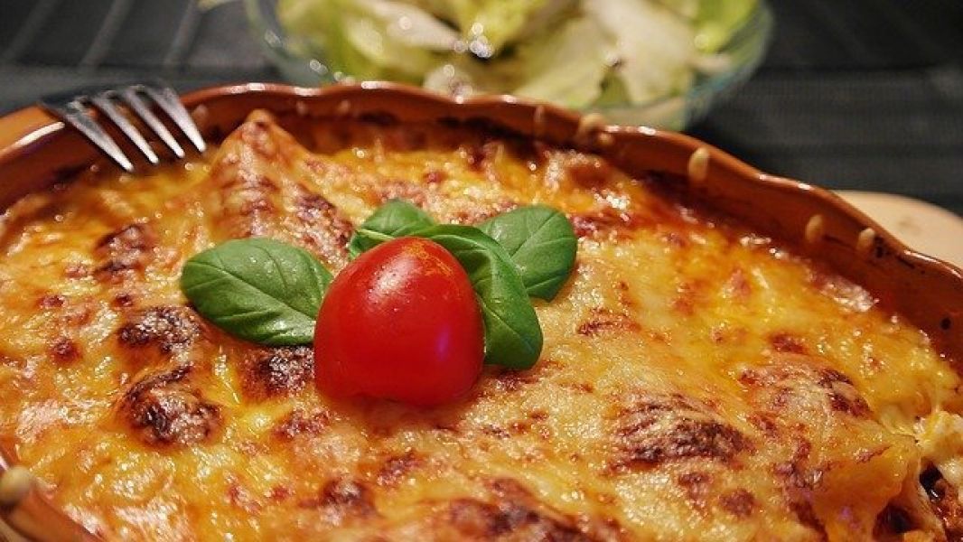 235/b. Szakács / Pizzaszakács német munka