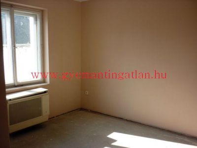 Tolnai 3 szobás családi ház jó áron eladó!