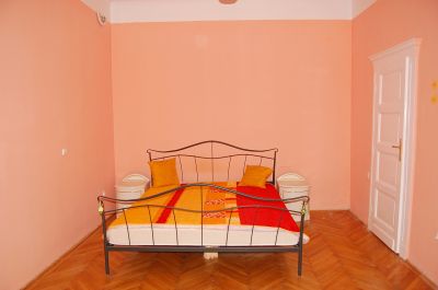 INGATLAN TULAJDONOSTÓL ELADÓ