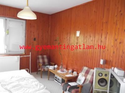 Eladó ingatlan Szekszárd családi ház 