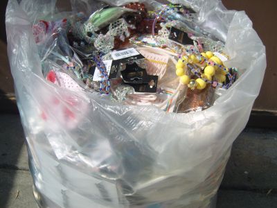 250 darabos bizsu csomag  15.000Ft.