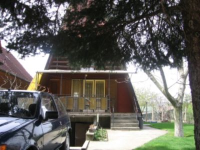 Szigetszentmiklóson, Dunaparthoz közel       Buckában- eladó családi ház