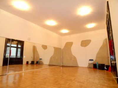 IX.ker. Angyal u.-ban eladó 141 nm-es lakás, irodának is