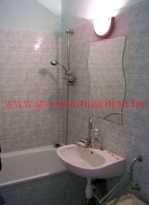 Eladó ingatlan Szekszárd központhoz közeli lakás