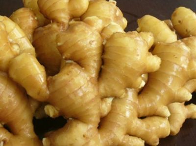 Friss minőségi gyömbér, garlics, lilahagymával és Pepper eladó