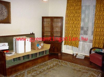 Szekszárdon 60 nm-es tégla lakás eladó!