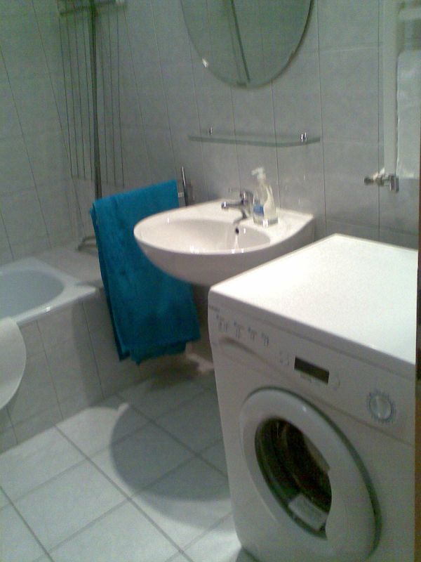 Eladó 2 szobás újszerű lakás az Oktogonnál