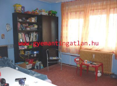 Szekszárd aliscai részén 57 nm-es erkélyes lakás eladó