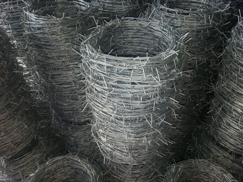 Drótfonat kerítés építés vadháló oszlop