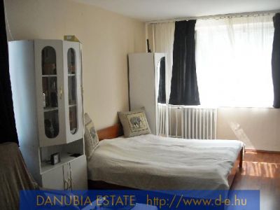 XIX. kerületben 54 m2-es, napfényes, metro közeli lakás eladó