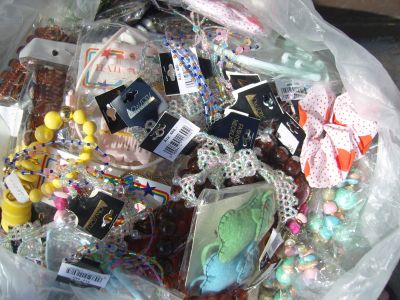 250 darabos bizsu csomag  15.000Ft.