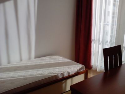 Kiadó 3 szobás újszerű lakás a Béke téren