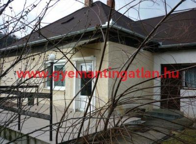 Eladó családi ház, Szekszárd 3200379