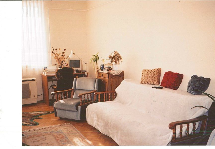 Szétnyitható 3 személyes kanapé