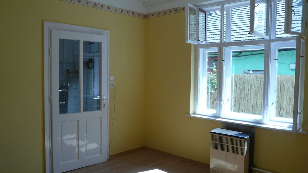 Budapesten, összkomfortos házrész eladó.