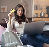 Mellékállásban plusz pénz az Oriflame-nél