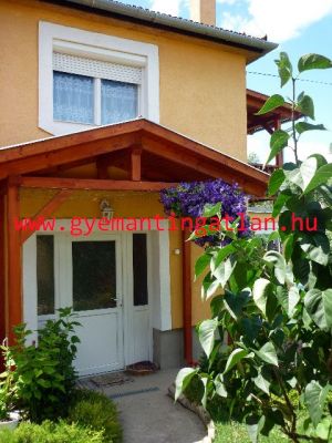 Eladó ingatlan Szekszárd központhoz közeli családi ház 3200411