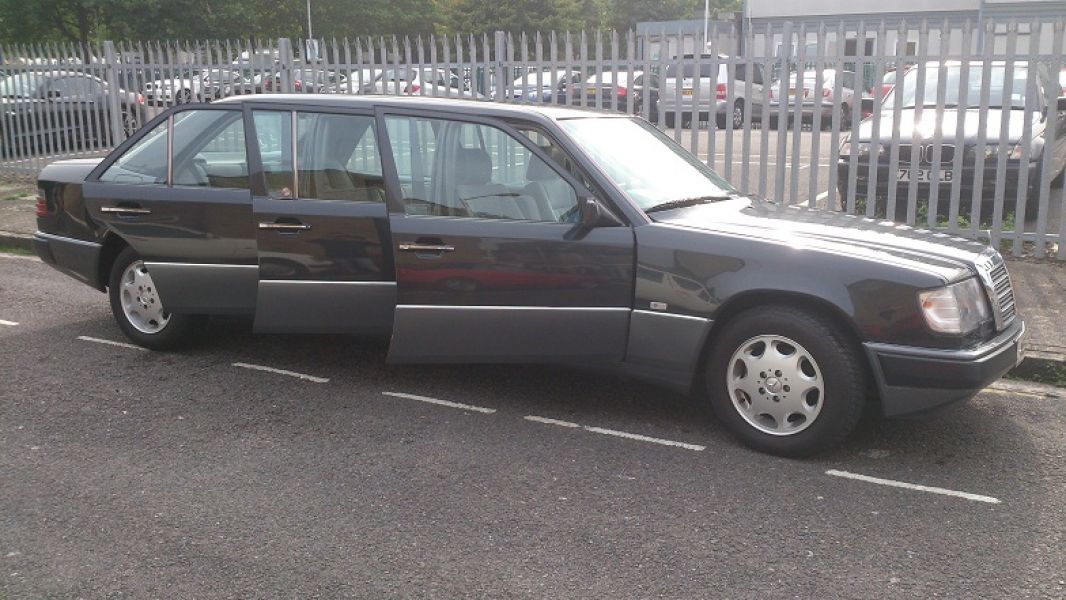 Mercedes 260E 6 ajtos limuzin jobb kormanyos