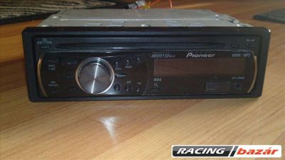 CD-s, MP3-as, USB-s, AUX-os, fejegységek