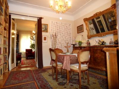 XI.ker. Karinthy Frigyes úton eladó teraszso, erkélyes lakás
