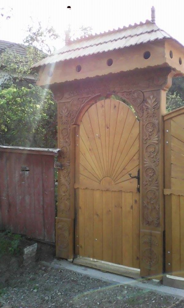 Székelykapuk, kopjafák, fafaragás, hagyományőrzés, székelytermék, dombormüvek.