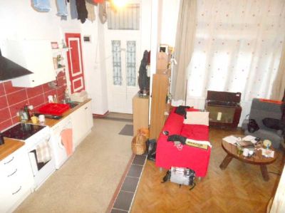 IX.ker. Corvinusnál eladó fiatalos garzon