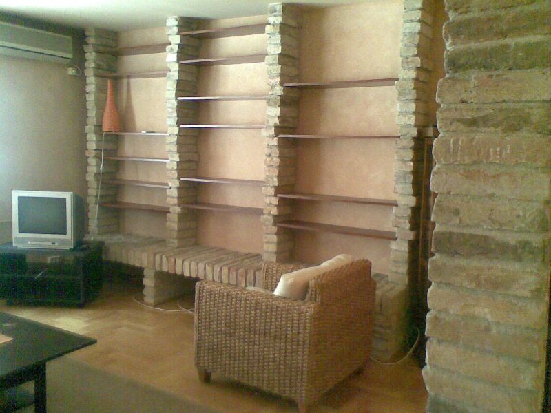 Eladó 2 szobás lakás a Deák térnél