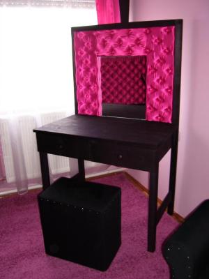 Ciklámen szatén szoba 