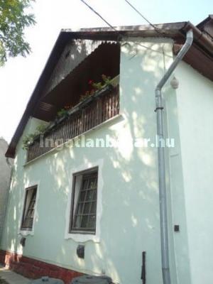 Balatonkenesén nagyon olcsón  295m2-es családi ház eladó,15 millió ft!