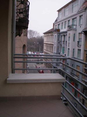 Kiadó 2 szobás lakás új építésû házban, bútorozatlanul, VII.k. Városligetnél