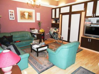 Kiadó 1,5 szobás, felújított, igényes lakás Balhánál, VII.ker