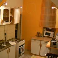 Kiadó belvárosban 1,5 szobás, felújított, bútorozott lakás