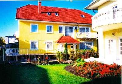 Siófokon 20 fõ részére Apartmanház kiadó!