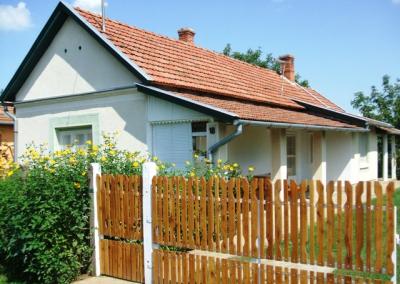 Üdülésre kiadó önálló lakás