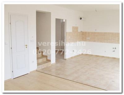 !!! Fóton új építésû garázsos családi ház eladó !!! 