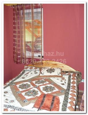 !!! Dunakeszin Toldi Lakóparkban 2008-ban épült újszerû egyszintes ikerház fél eladó !!! 