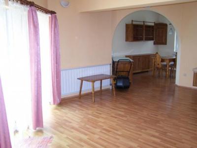 Veresegyház Csonkás részén családi ház kiadó! 