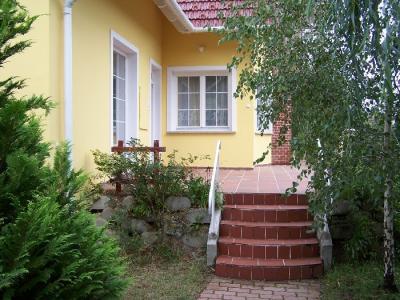 Eladó ház Veresegyházon, csendes, nyugodt, aszfaltos utcában! 
