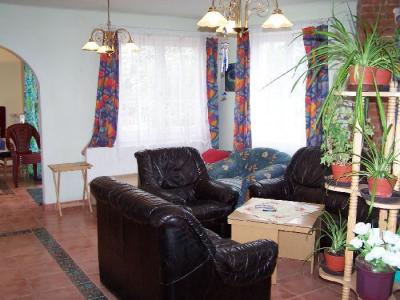 Eladó ház Veresegyházon, csendes, nyugodt, aszfaltos utcában! 