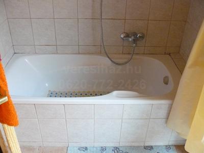 !!!Veresegyházon Ligetekben garázs összeköttetéses sorházi-családi ház eladó!!!