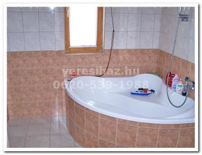 Erdõkertesen újszerû családi ház eladó! 