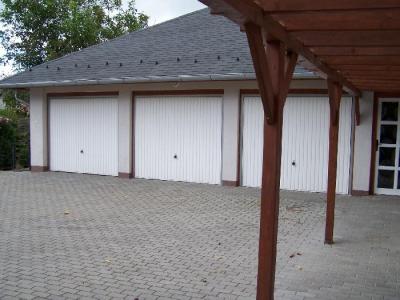 Gödöllõn központhoz közel családi ház eladó!