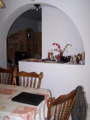 Gödöllõn központhoz közel családi ház eladó!