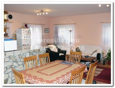 !!! Dunakeszin 2006-ban épült újszerû, rendkívül tágas nagyerkélyes lakás eladó !!! 