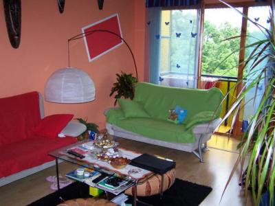 Gödöllõ központhoz közeli részén lakás eladó! 