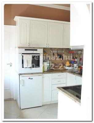 !!! Dunakeszin kertvárosban vállalkozásnak is alkalmas újszerû családi ház eladó !!! 