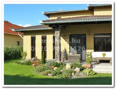 !!! Dunakeszin vállalkozásnak is alkalmas extra igényes családi ház áron alul eladó !!! 